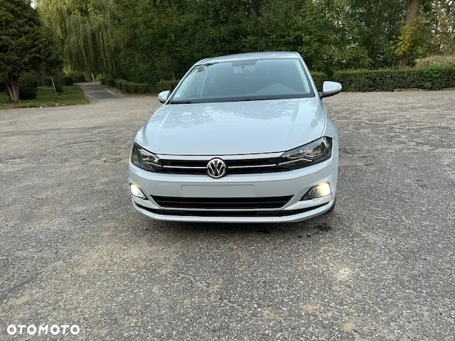 Volkswagen Polo - 2
