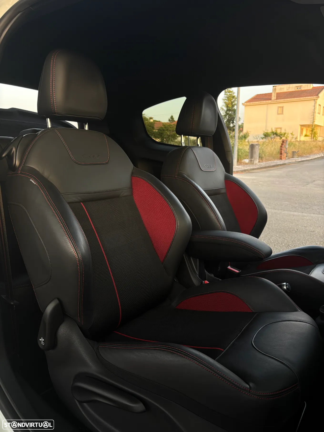 Peugeot 208 1.6 THP GTi - 21