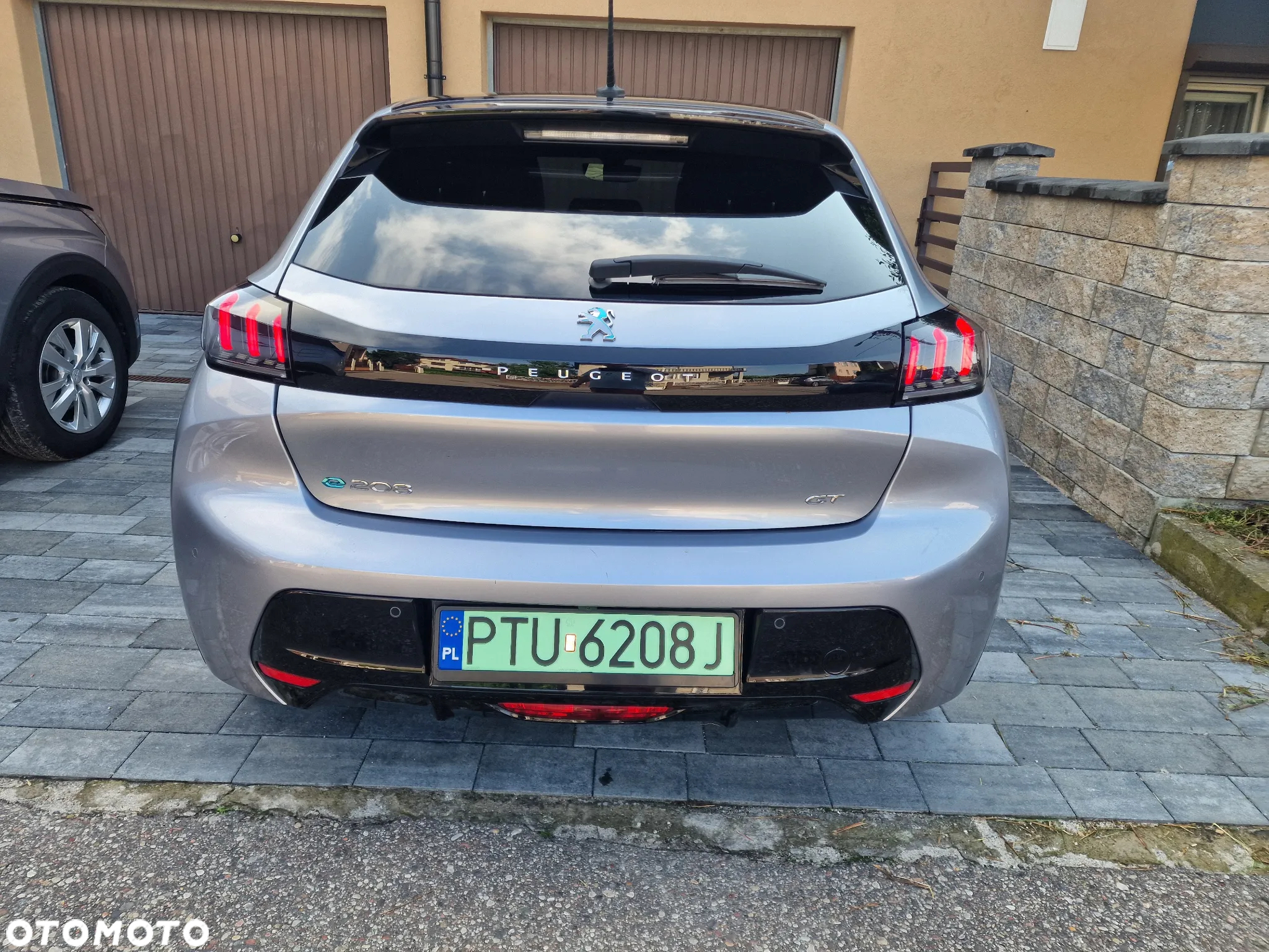 Peugeot 208 e-208 GT - 15