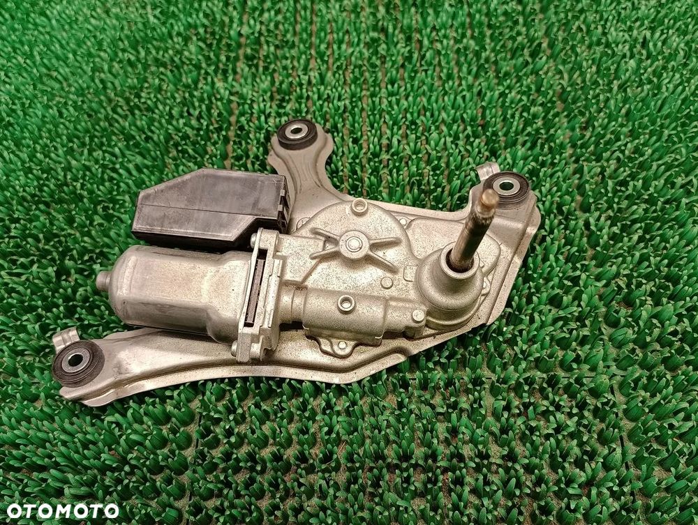 LEXUS UX od 2019r Silniczek Wycieraczki Tył - 1