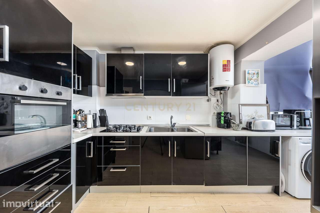 Apartamento T3 à Venda em Almada, Laranjeiro - Grande imagem: 2/30