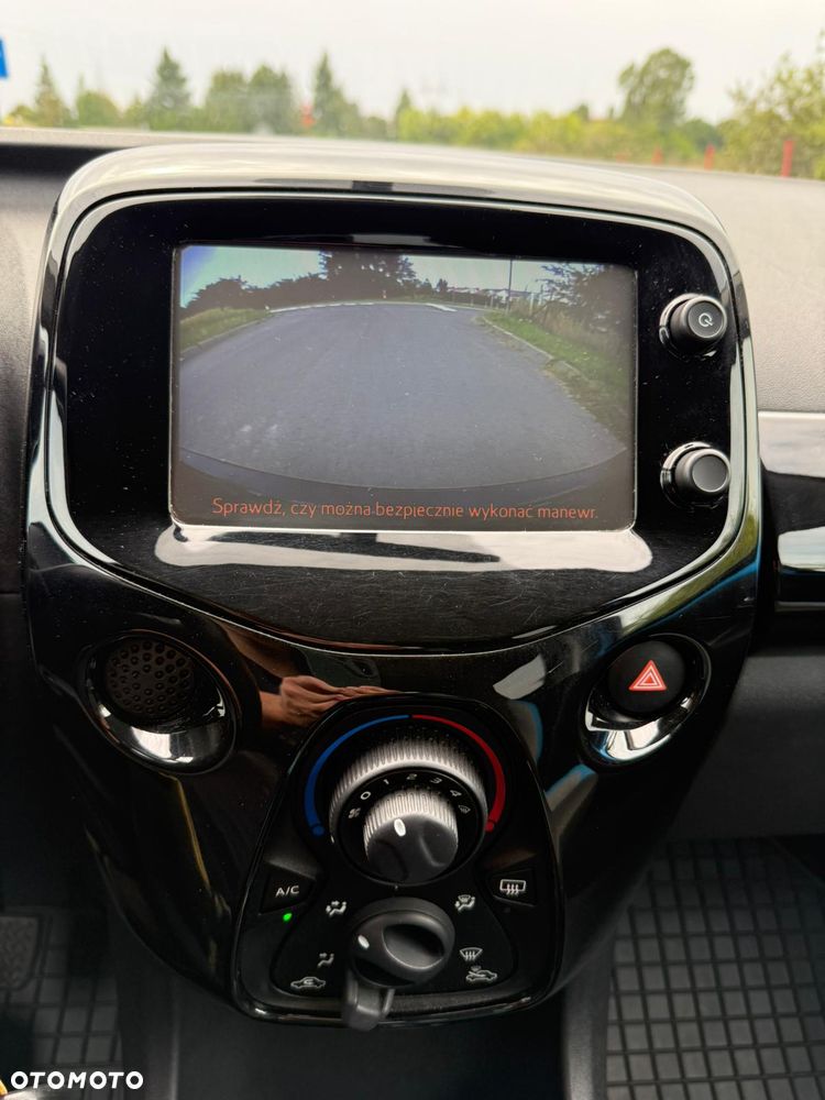 Toyota Aygo x-play - 5