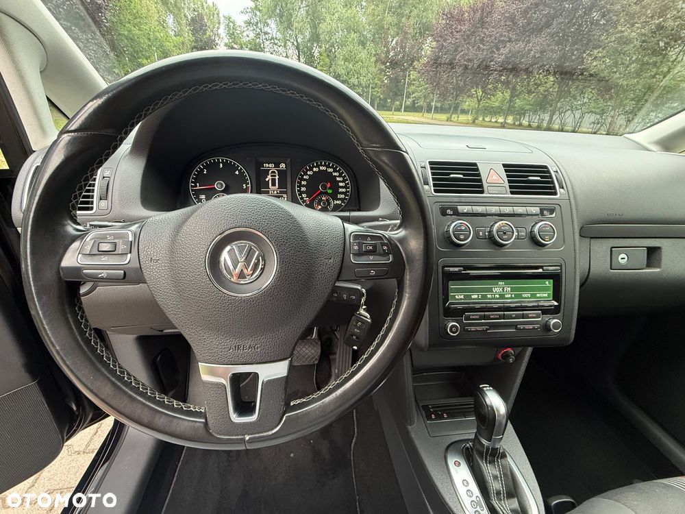 Volkswagen Touran 1.6 TDI DPF DSG MATCH - 12
