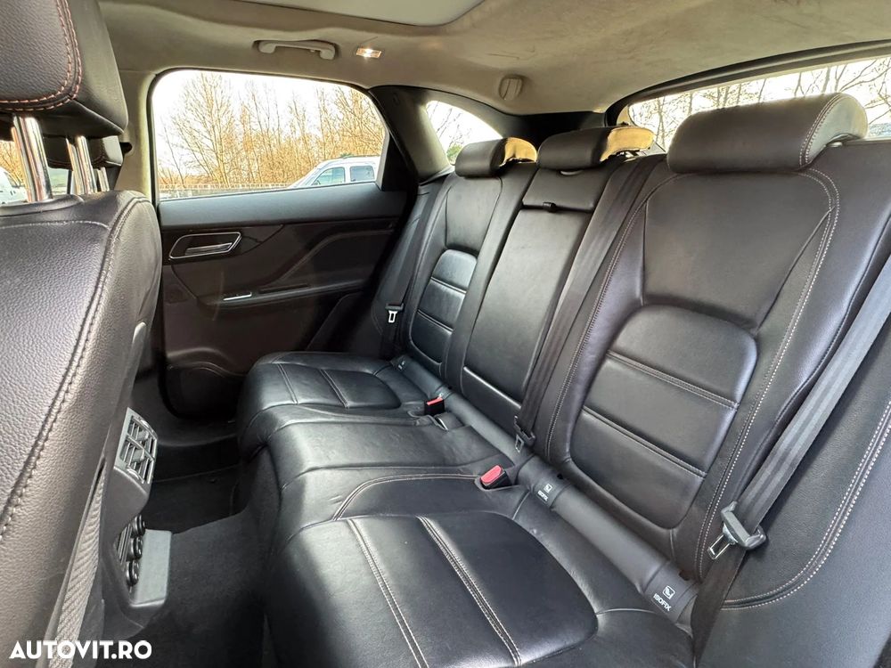 Jaguar F-Pace 20d RWD Prestige - 19
