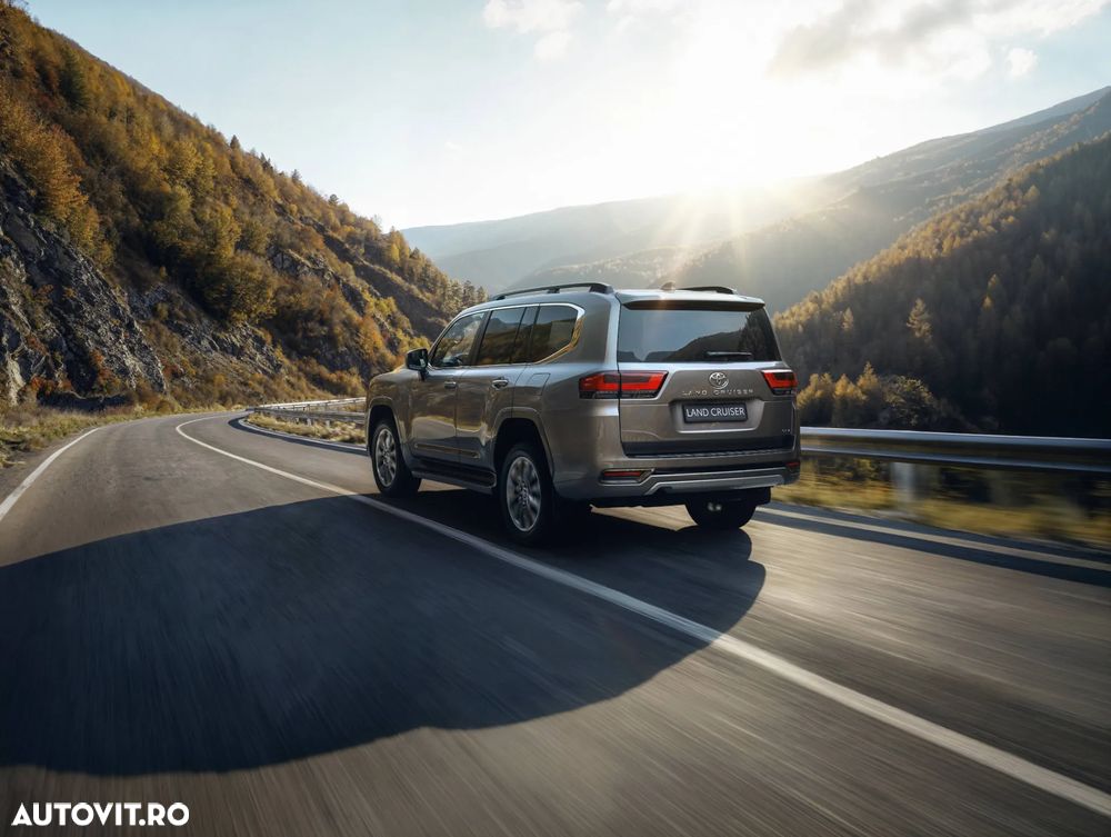 Toyota Land Cruiser - 2