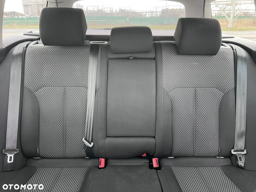 Volkswagen Passat 2.0 BlueTDI SCR Business Edition - 11