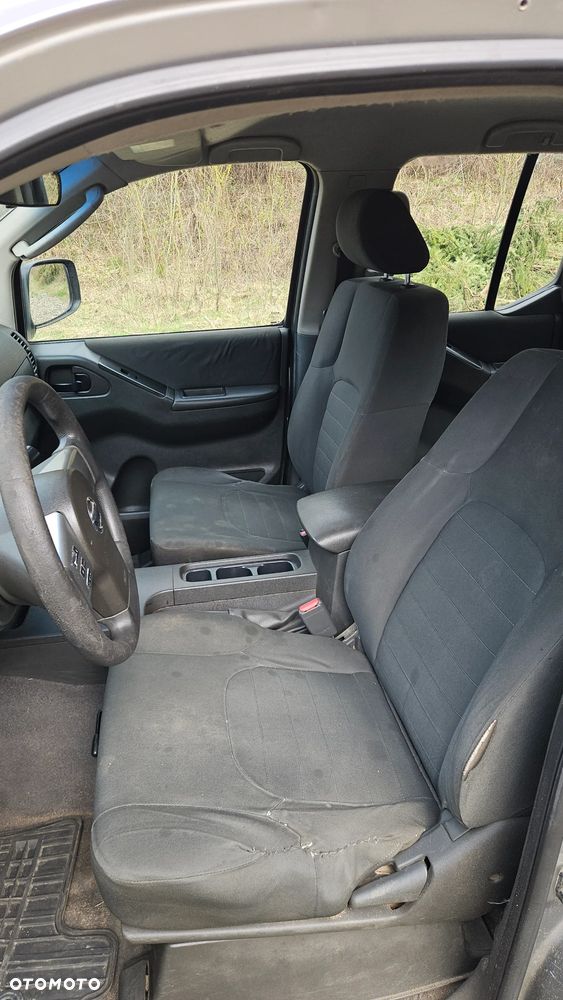 Nissan Navara 2.5 D XE - 14