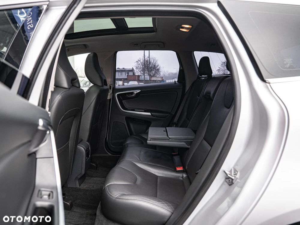 Volvo XC 60 D4 Geartronic Summum - 30