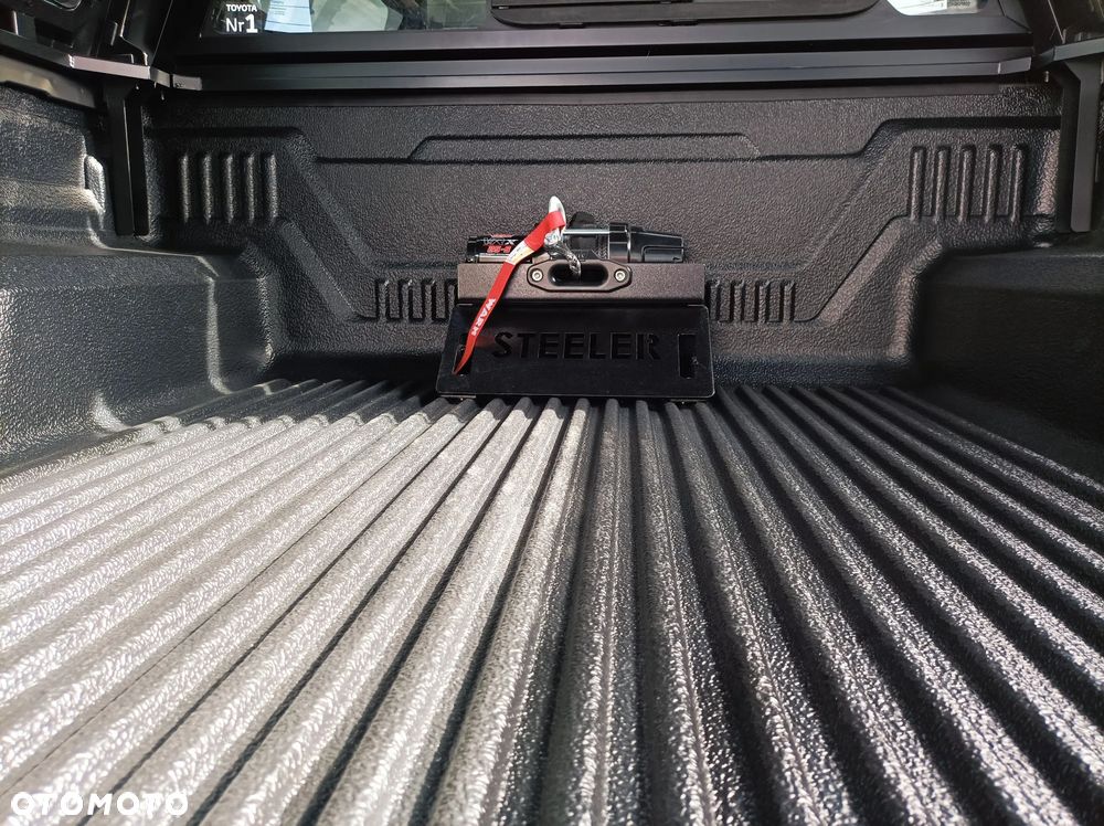 Toyota Hilux 2.8 D-4D mHEV Double Cab Invincible 4x4 - 33