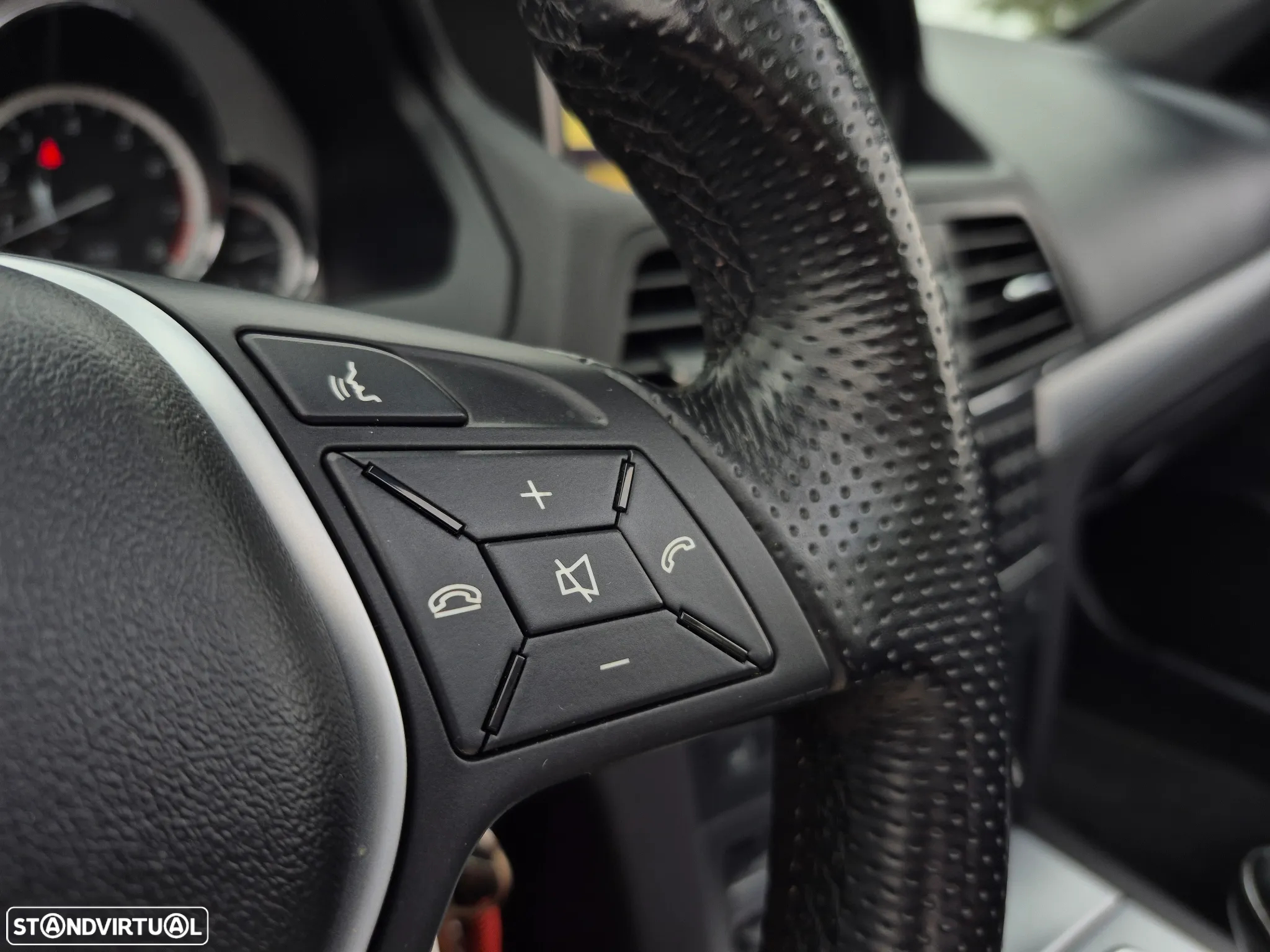 Mercedes-Benz E 200 CGi Avantgarde BlueEfficiency - 24