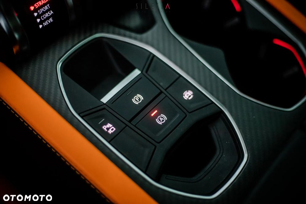 Lamborghini Urus Standard - 33