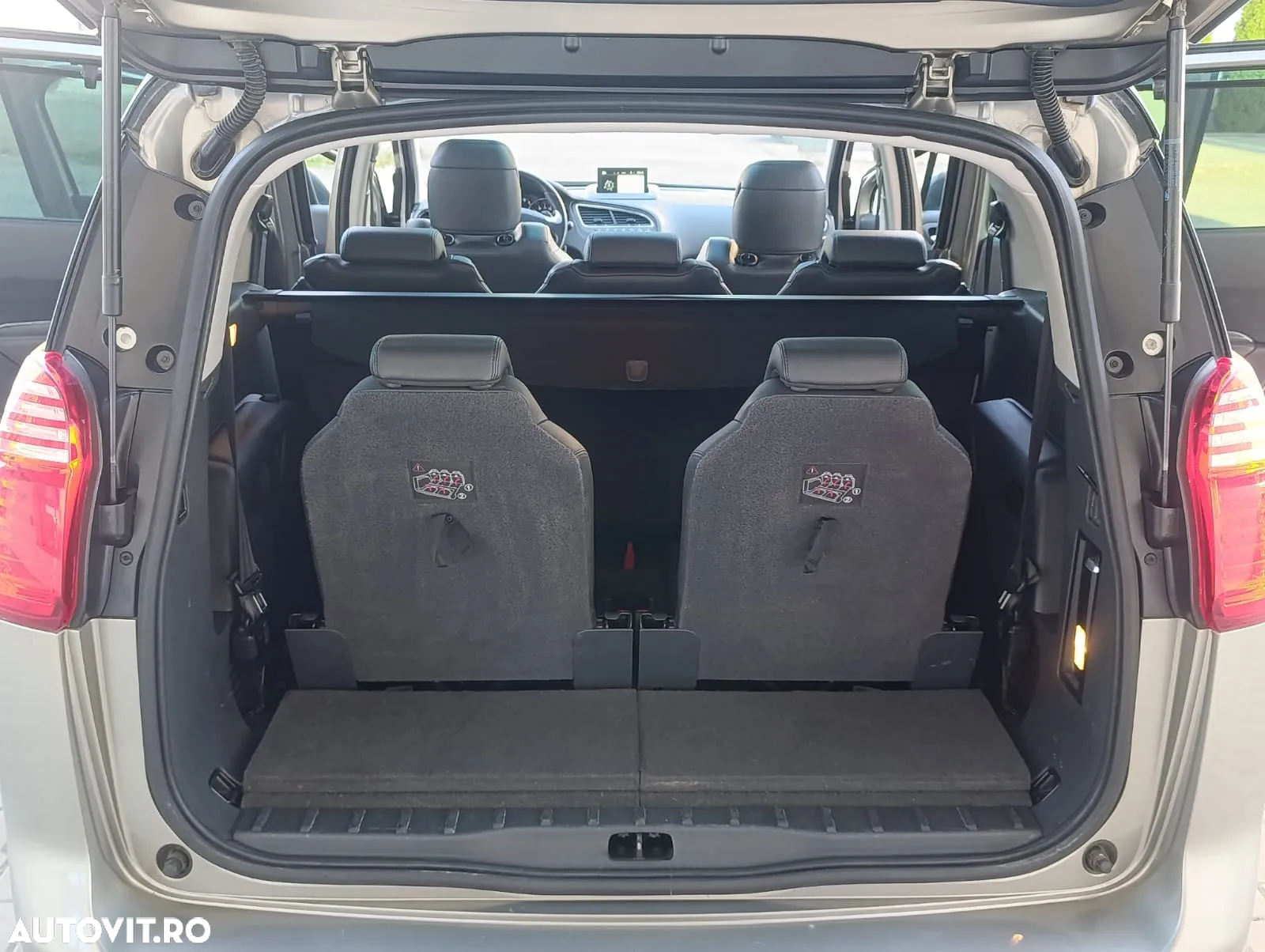 Peugeot 5008 - 8