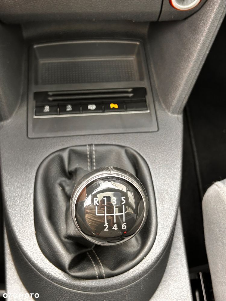 Volkswagen Touran 1.6 TDI DPF Highline - 34