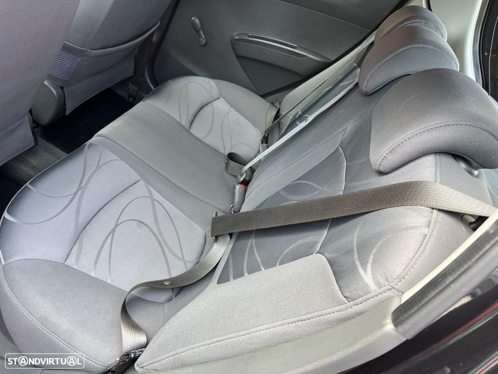 Chevrolet Spark 1.0 LS - 23