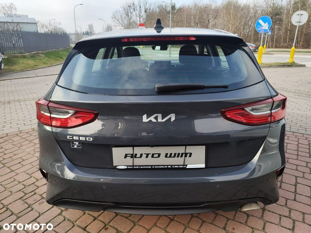 Kia Ceed - 10