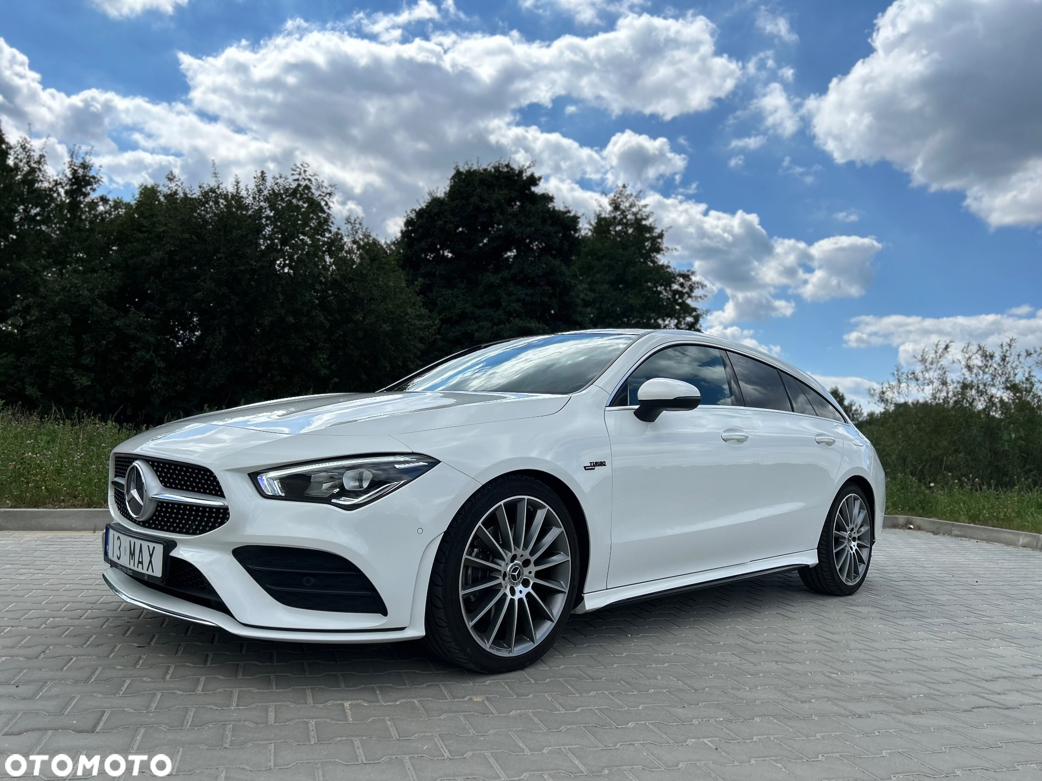 Mercedes-Benz CLA 200 d Shooting Brake 8G-DCT AMG Line - 2