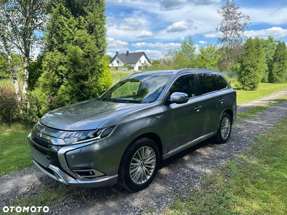 Mitsubishi Outlander Instyle NAVI + - 10