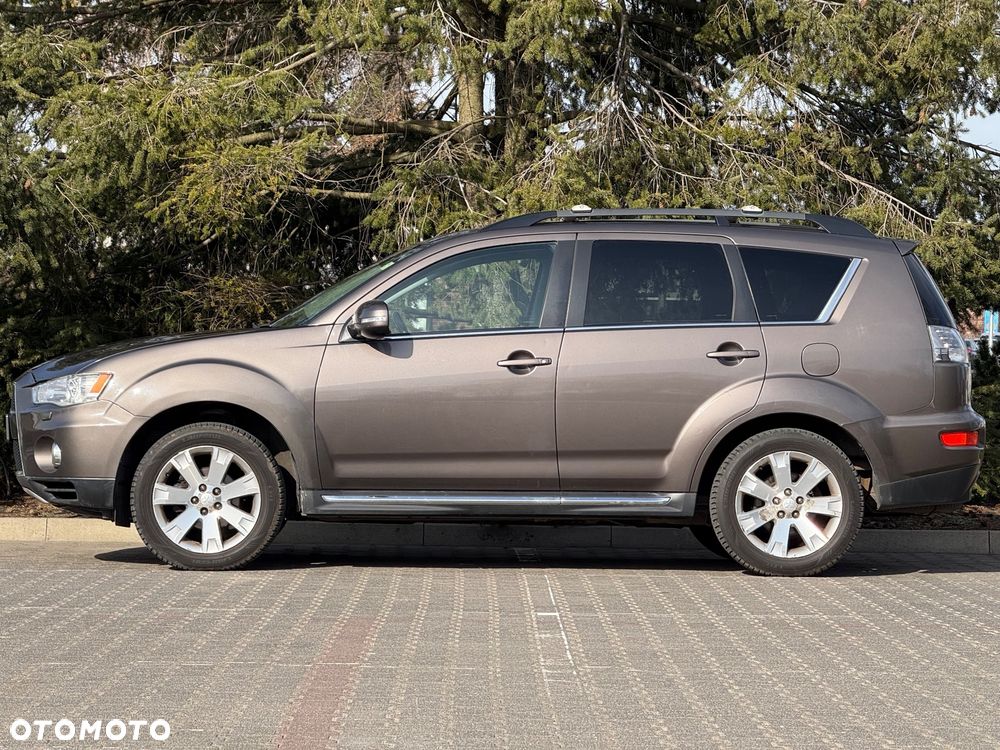 Mitsubishi Outlander 2.2 DI-D 4WD TC-SST Instyle - 11