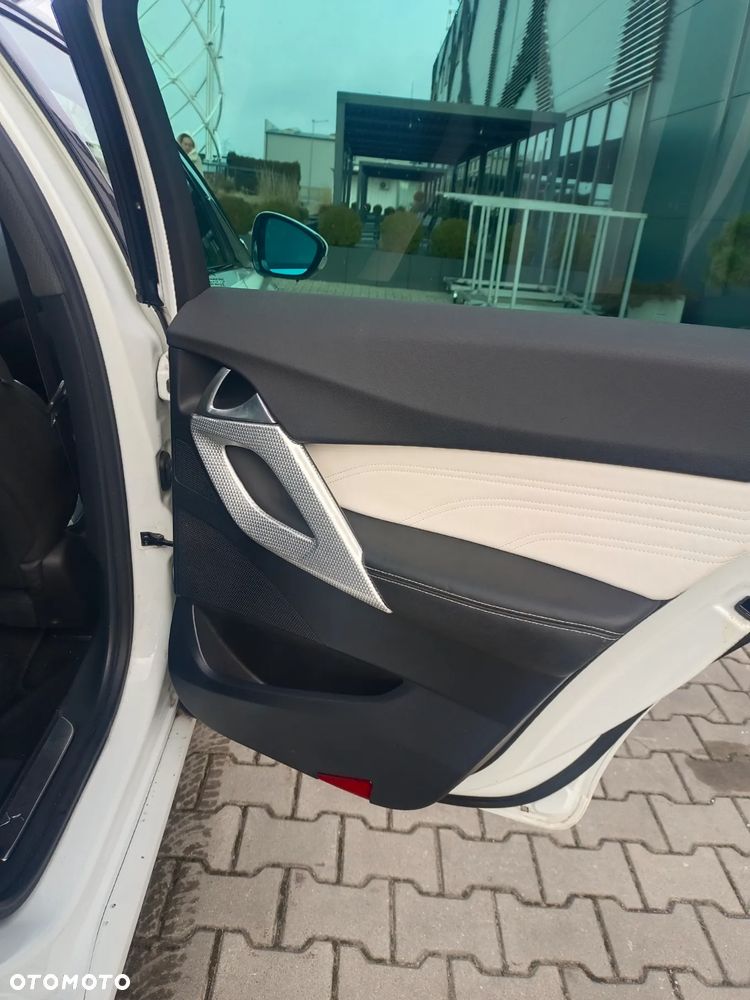 Citroën DS5 BlueHDi 180 SoChic - 28