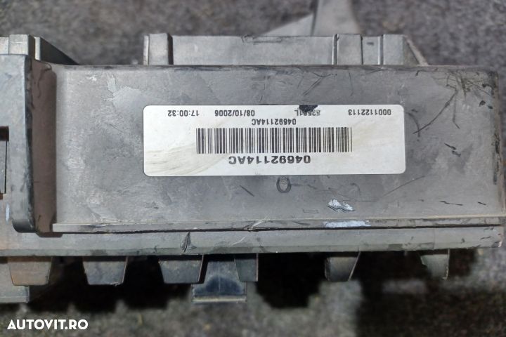 Panou sigurante si relee 04692114AC Jeep Grand Cherokee WK [2004 - 20 - 4