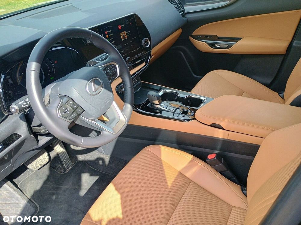 Lexus NX 350h Prestige AWD - 18