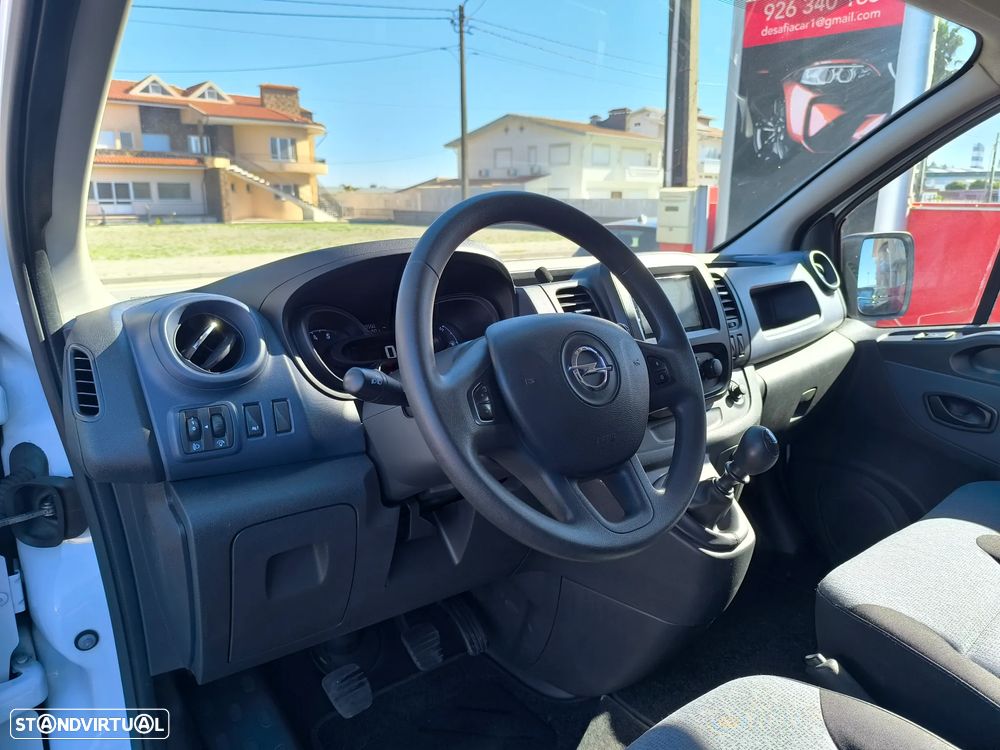 Opel Vivaro - 22