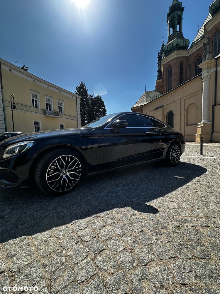 Mercedes-Benz Klasa C 300 9G-TRONIC - 12