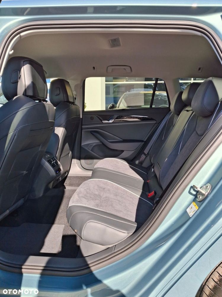 Volkswagen Passat - 17