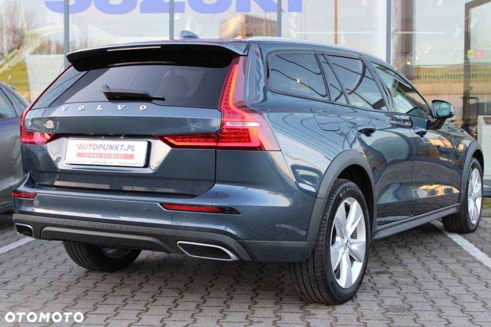 Volvo V60 Cross Country - 5