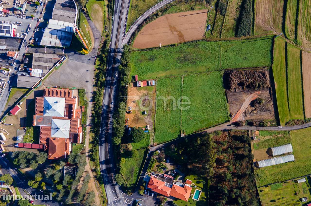 Terreno com 22.000 m2 em frente à A28 nó de Antas, Esposende - Grande imagem: 2/26
