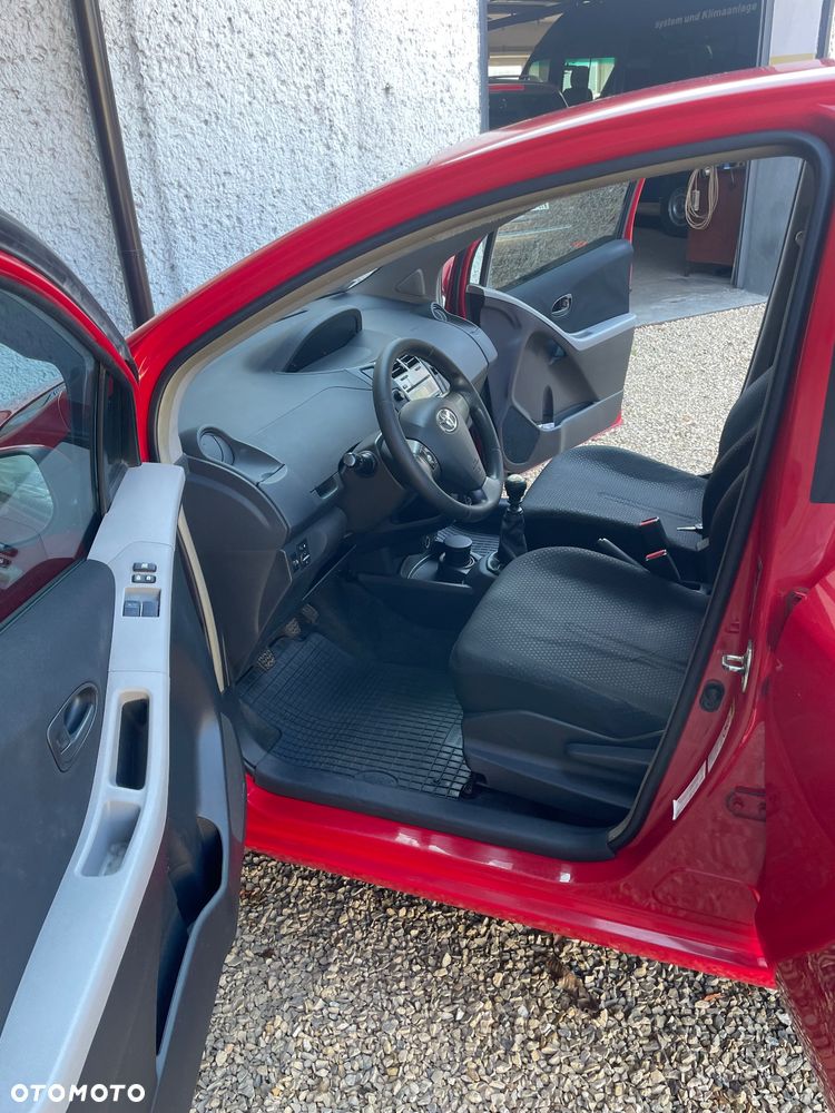 Toyota Yaris 1.33 Luna - 7