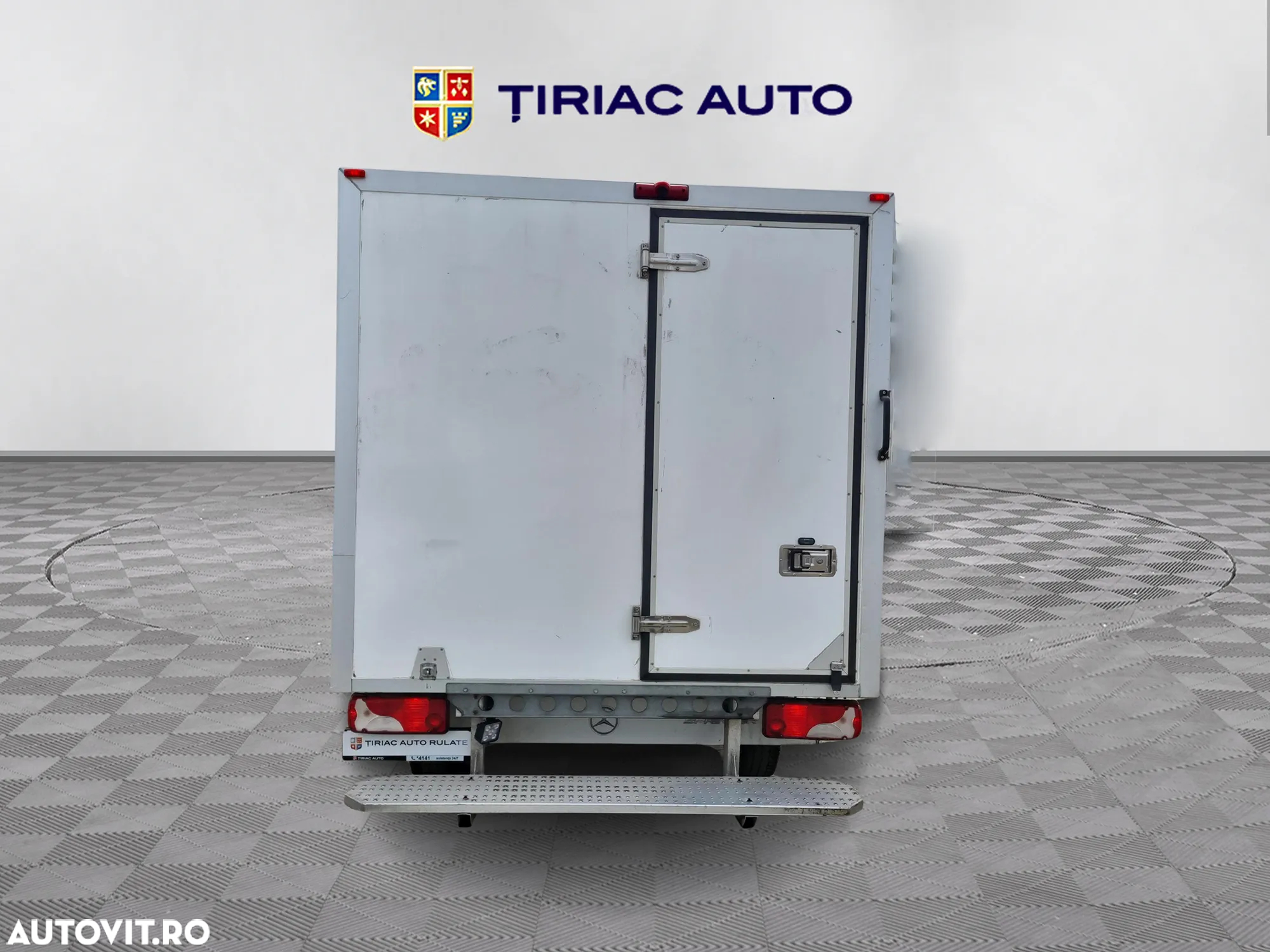 Mercedes-Benz Sprinter - 4