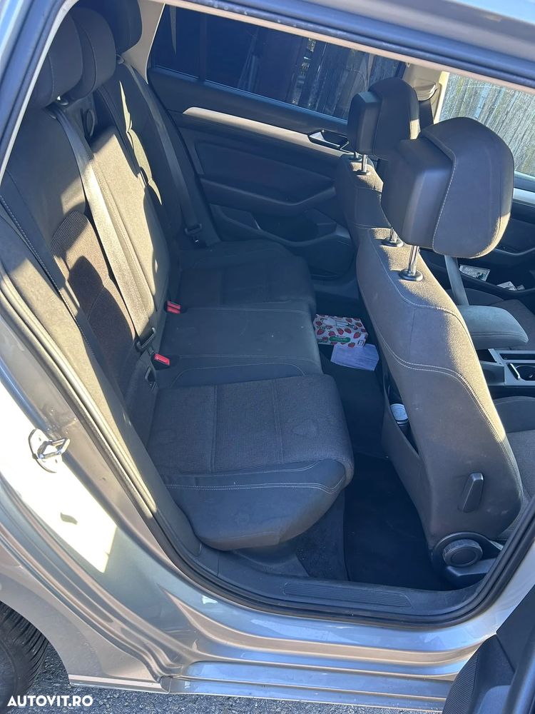 Volkswagen Passat - 9