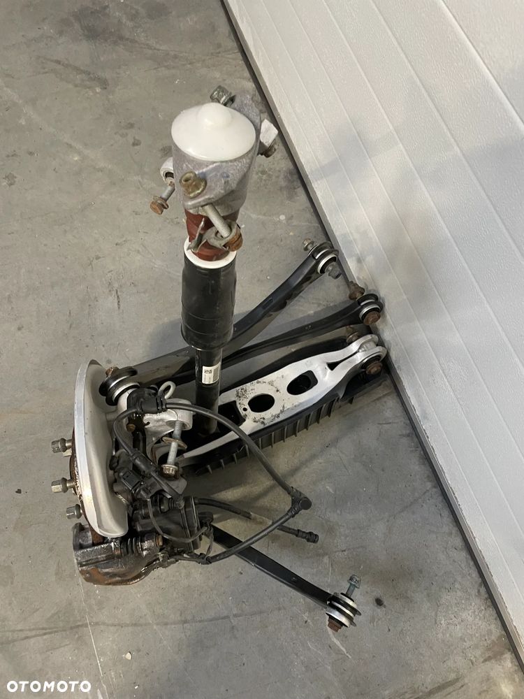 Zawieszenie wahacze amortyzator Audi A4 B9 8W 2.0 TDI Tył prawa strona - 3