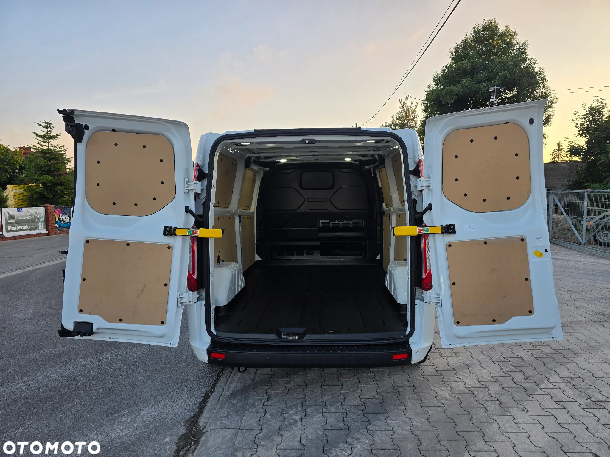 Ford Transit Custom 3 osobowy L2 H1 - 13