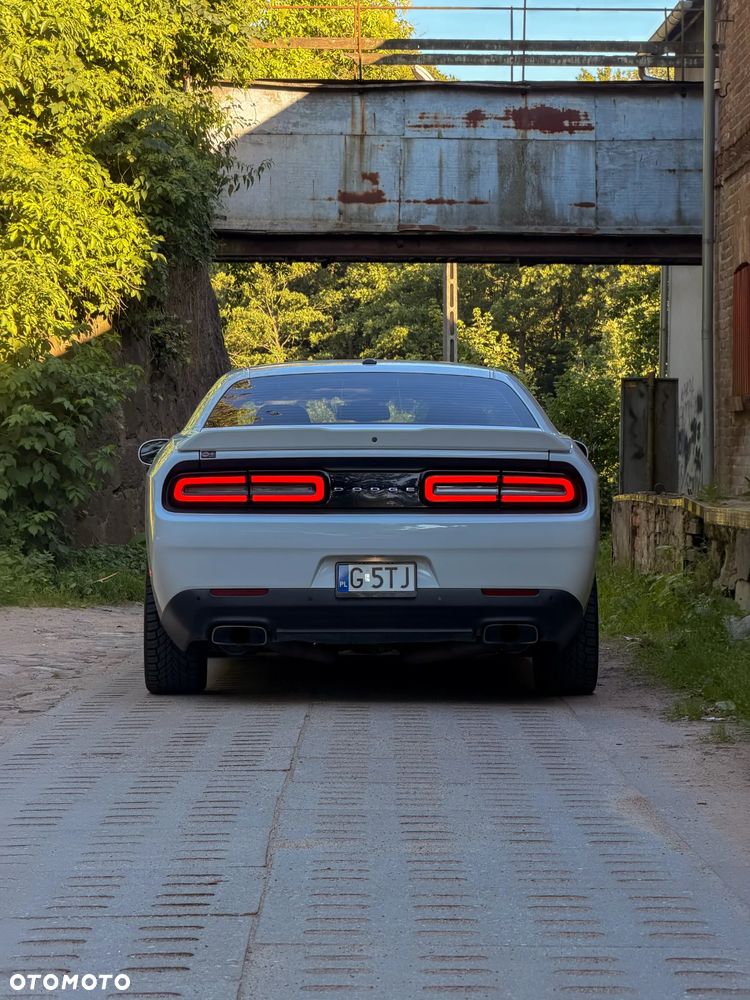 Dodge Challenger 5.7 R/T - 6
