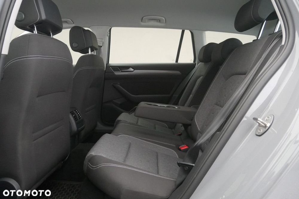 Volkswagen Passat Variant 2.0 TSI Business DSG - 15