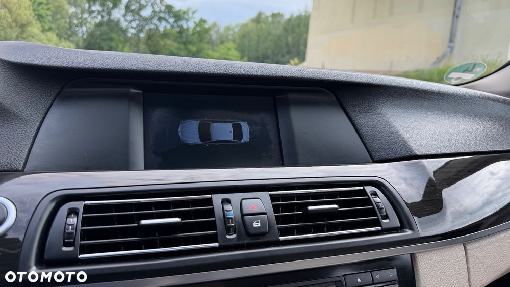 BMW Seria 5 523i - 13