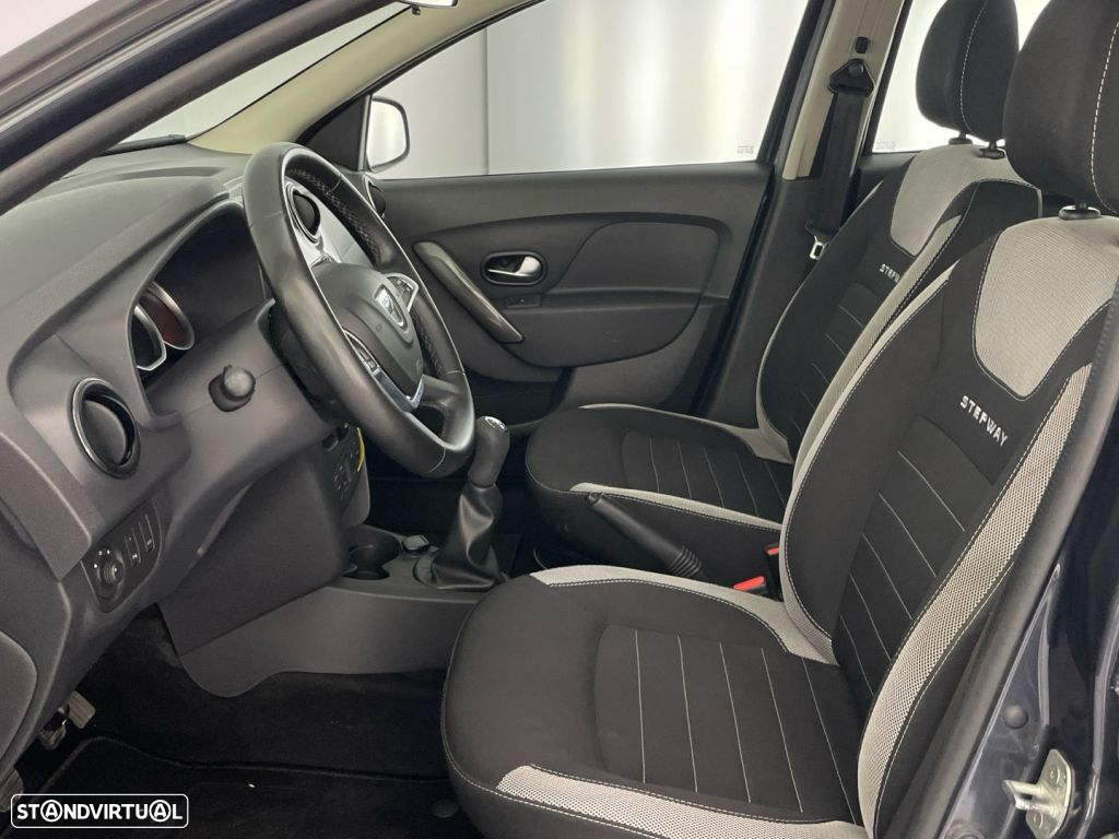 Dacia Logan MCV 0.9 TCe Stepway - 11