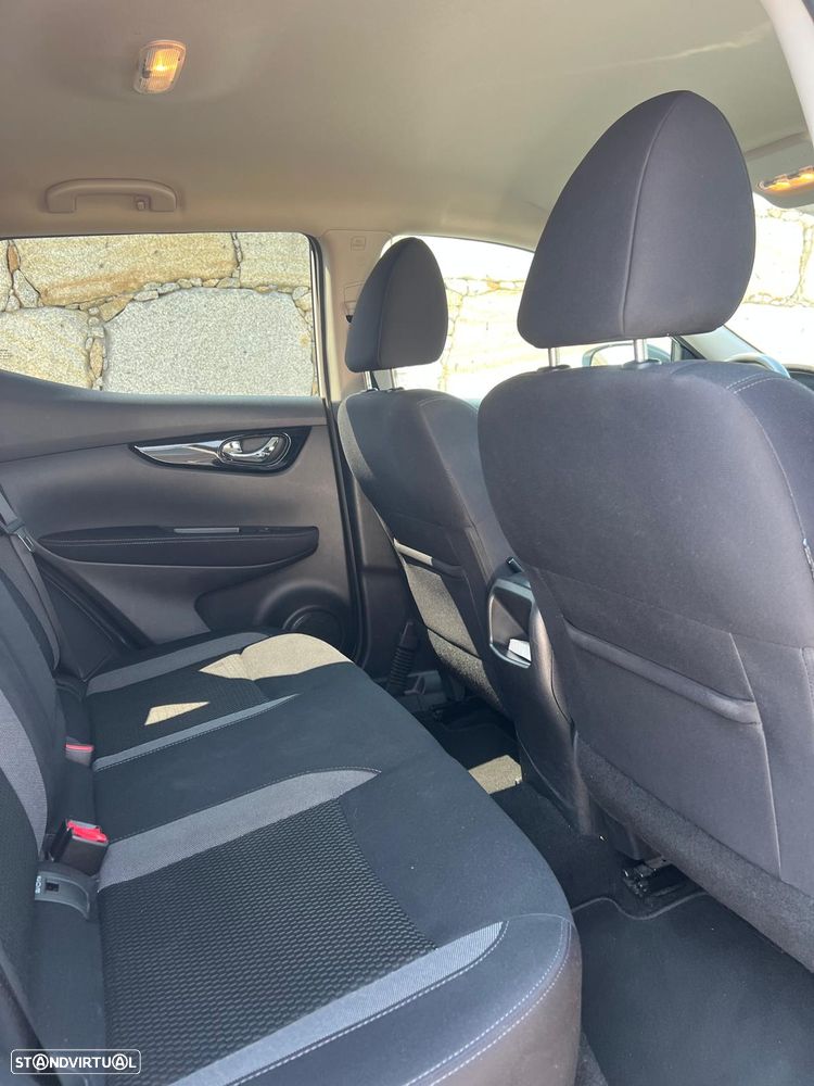 Nissan Qashqai 1.5 dCi N-Connecta DCT - 34