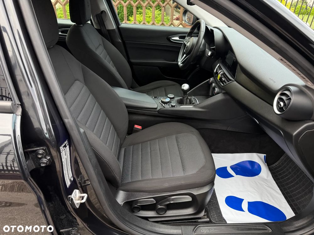 Alfa Romeo Giulia 2.2 D Turbo - 14