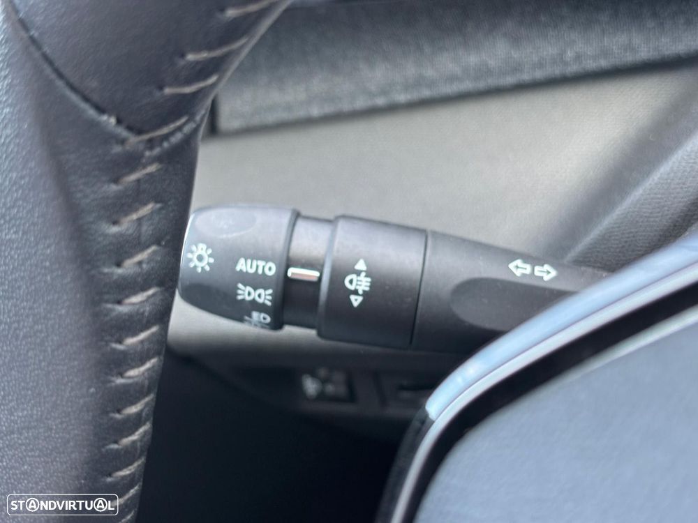 Peugeot 408 1.2 PureTech Allure Pack EAT8 - 21