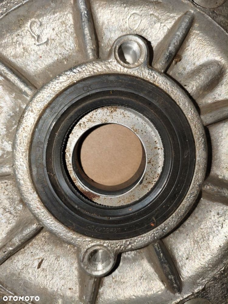 Oryginalna nowa tylna podpora wału korbowego Ural M62 M63 M66 M67 - 12