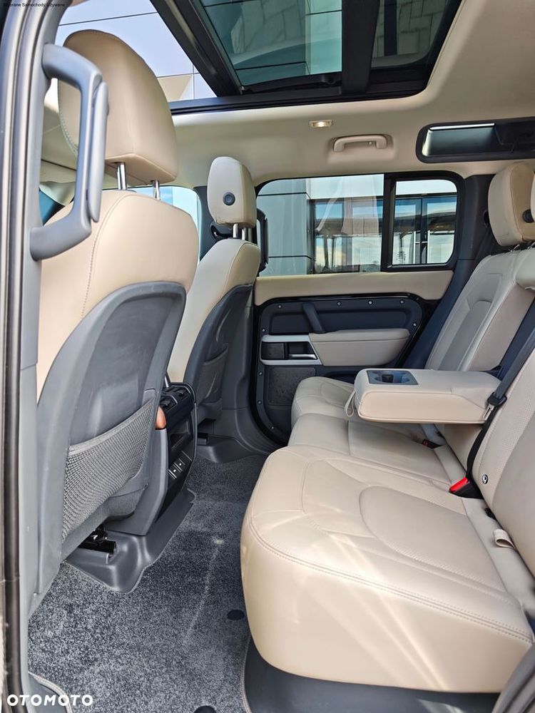 Land Rover Defender - 18