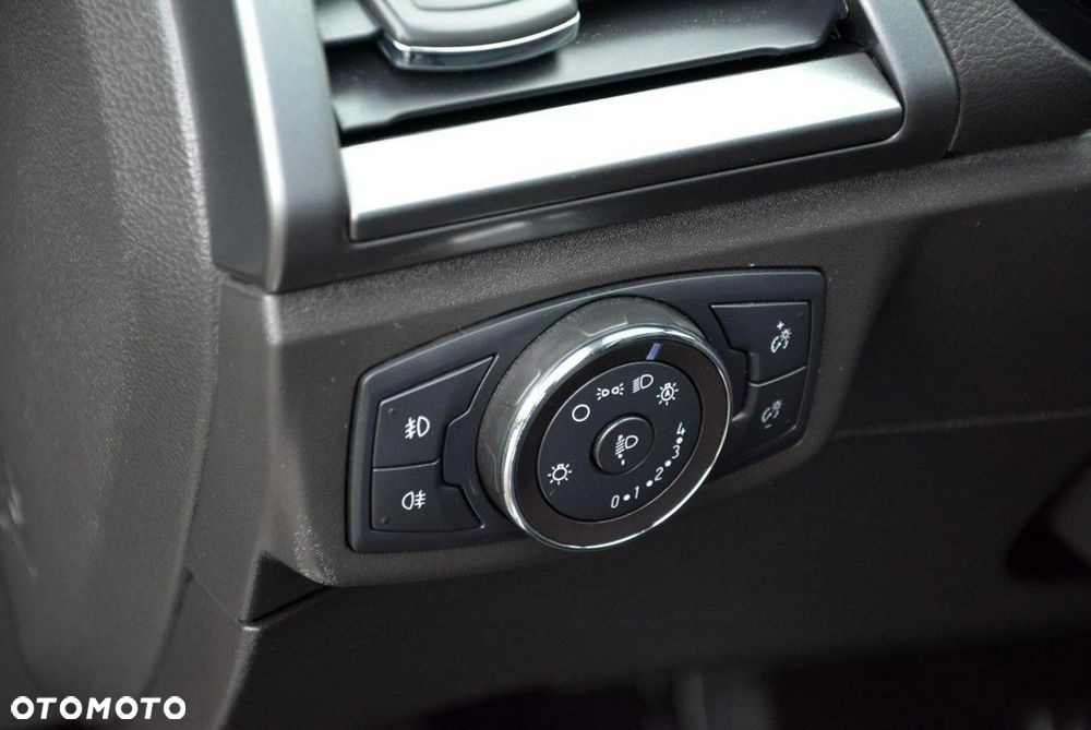 Ford Mondeo - 36