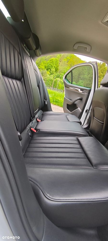 Skoda Superb 1.8 TSI L&K DSG - 19