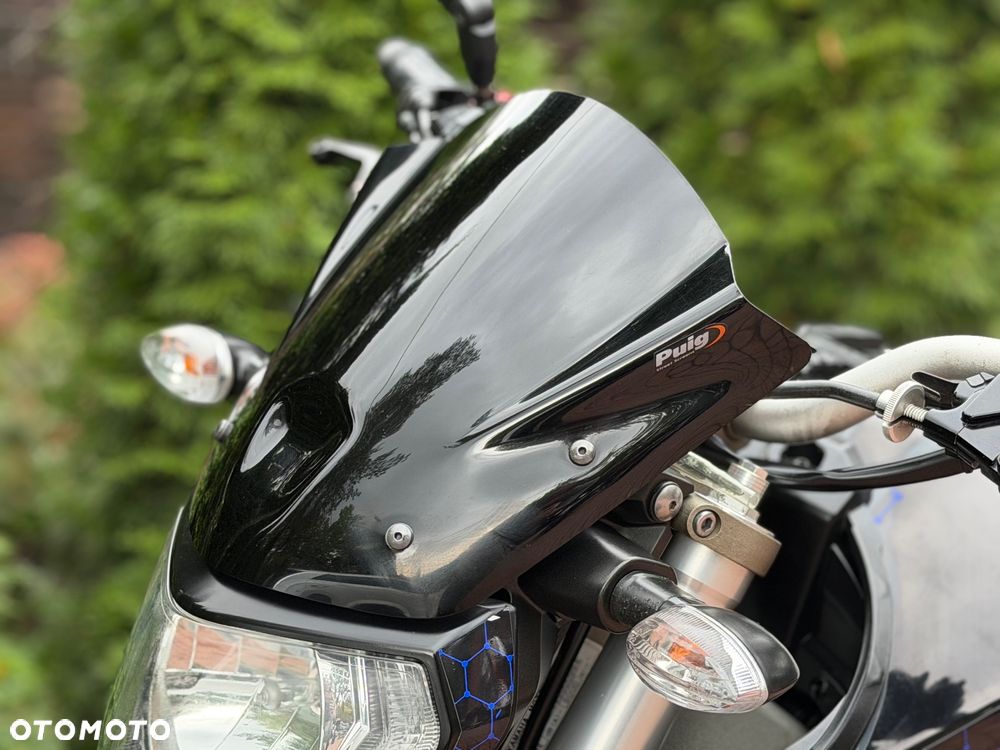 Yamaha MT - 24