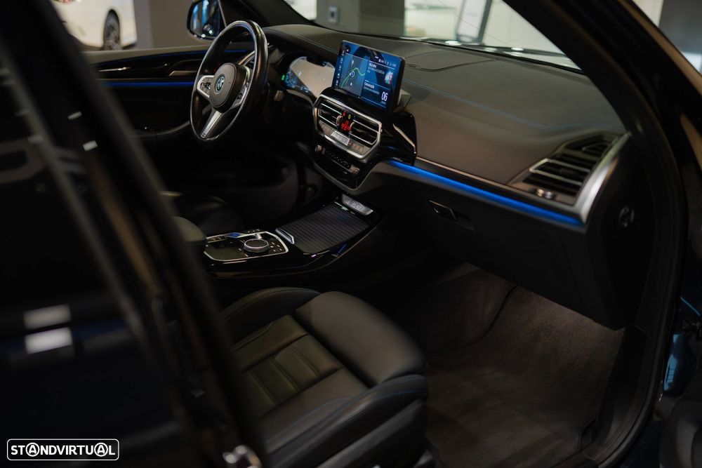 BMW iX3 M Sport Impressive - 35
