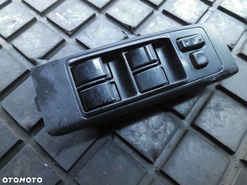 TOYOTA COROLLA VERSO II PRZEŁĄCZNIK SZYB EUROPA - 1