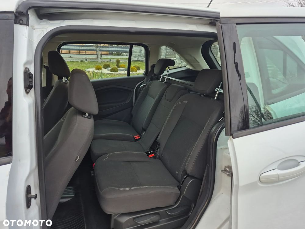 Ford Grand C-MAX - 29